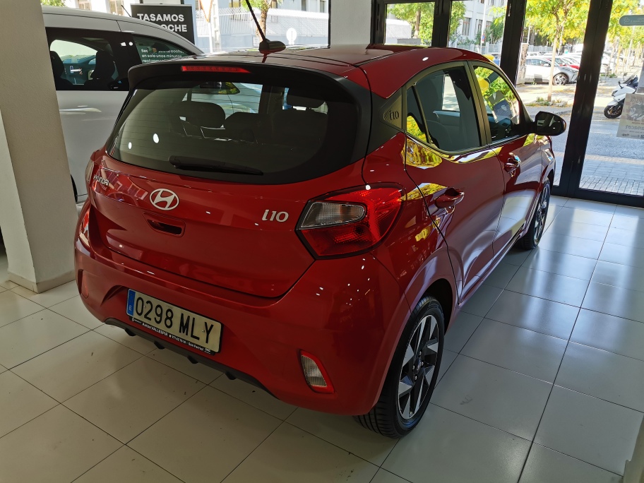 HYUNDAI i10 KLASS 1.0 66CV miniatura 3