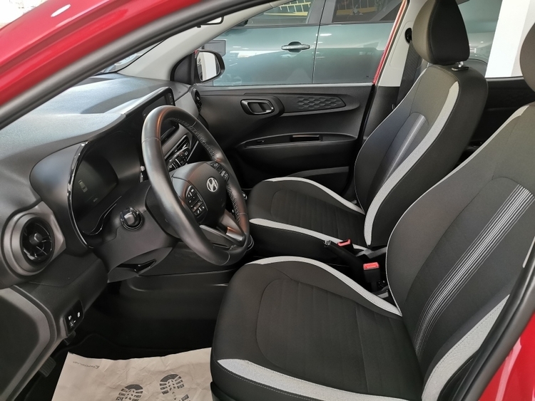 HYUNDAI i10 KLASS 1.0 66CV foto 4