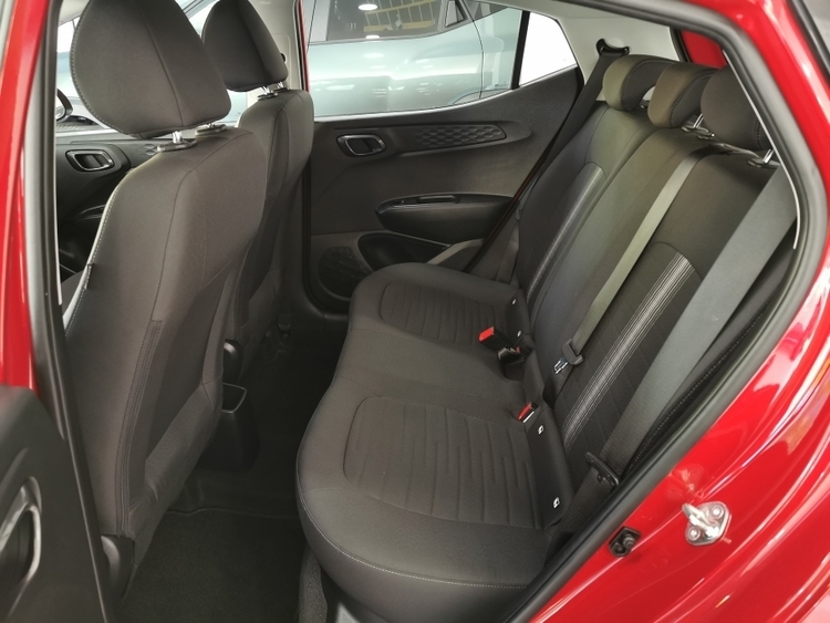 HYUNDAI i10 KLASS 1.0 66CV foto 5