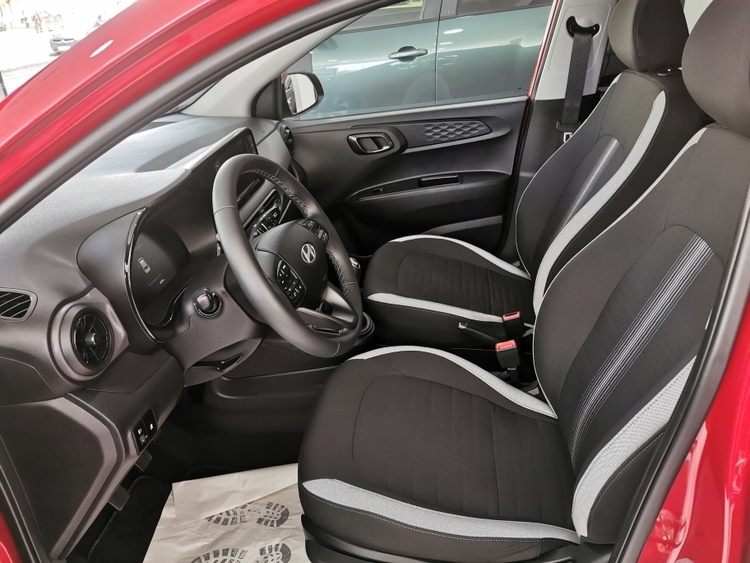 HYUNDAI i10 KLASS 1.0 66CV foto 4