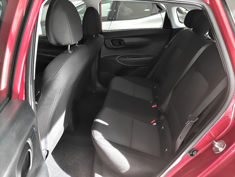 HYUNDAI i20 KLASS 1.0TGDI 100CV DCT foto 5